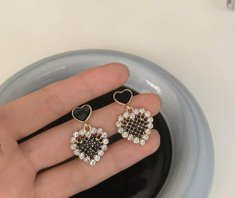Black Shiny Stone Heart Earrings
